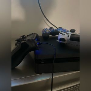 Comes with 3 controllers all working, Console running perfect and its clean